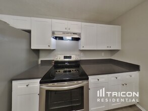5708 St Thomas Dr in Lithonia, GA - Building Photo - Building Photo
