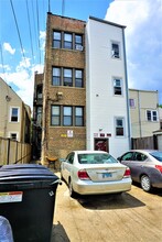 2417 N Monticello Ave in Chicago, IL - Building Photo - Building Photo