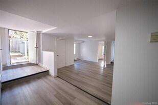 73 E Main St, Unit 1 in Beacon, NY - Building Photo