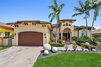 2665 NW 100th Ave in Doral, FL - Building Photo - Building Photo