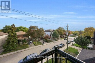 502 Atlas Ave in Toronto, ON - Building Photo - Building Photo