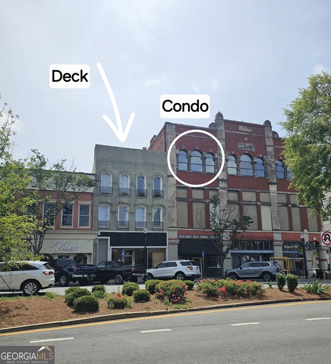 property at 102 N Hill St