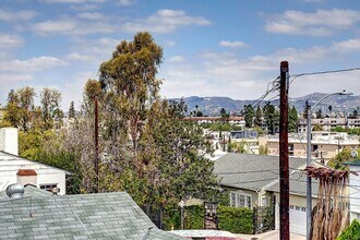 2564 W 5th St in Los Angeles, CA - Building Photo - Building Photo