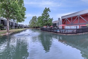 The View @ Riverside Apartments in Tulsa, OK - Building Photo