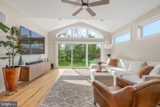 200 Victoria Ct in Maple Glen, PA - Building Photo - Building Photo