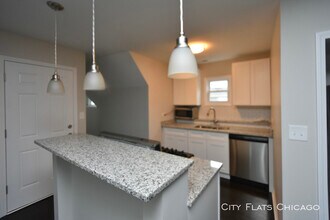 2652 W 23rd Pl-Unit -Unit 4 in Chicago, IL - Foto de edificio - Building Photo