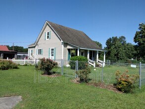 697 Okisko Rd in Elizabeth City, NC - Building Photo - Building Photo