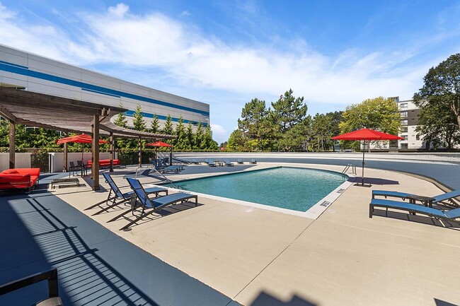 Residences of Troy Apartments - Troy, MI