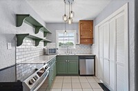 3408 Roseland St photo'