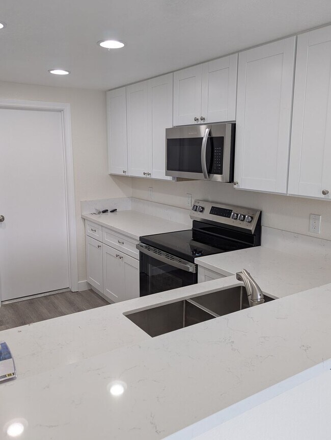 1174 Via Loma Vista in El Cajon, CA - Building Photo - Building Photo