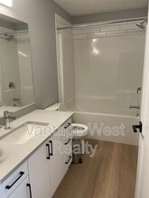 1435-1435 Cara Gln Ct in Kelowna, BC - Building Photo - Building Photo
