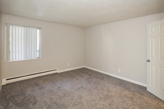 Lincoln Springs in Colorado Springs, CO - Foto de edificio - Building Photo