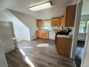 202 Peekskill Hollow Rd in Putnam Valley, NY - Building Photo - Building Photo