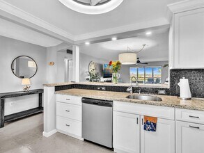 321 SE 3rd St in Dania Beach, FL - Building Photo - Building Photo