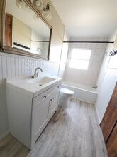 615 FM 1466 in Coupland, TX - Foto de edificio - Building Photo