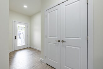 2113-209a 209 St NW in Edmonton, AB - Building Photo - Building Photo