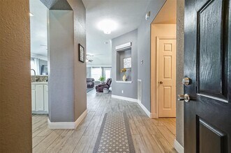 1802 Tynemouth Dr in Pasadena, TX - Building Photo - Building Photo