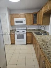 1351 NE 191st St in Miami, FL - Building Photo - Building Photo