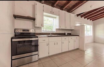 3219 Windsor Ave-Unit -3219 in West Palm Beach, FL - Foto de edificio - Building Photo