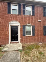 171 S Killarney Ln in Richmond, KY - Building Photo