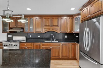 7036 Cermak Rd in Berwyn, IL - Building Photo - Building Photo