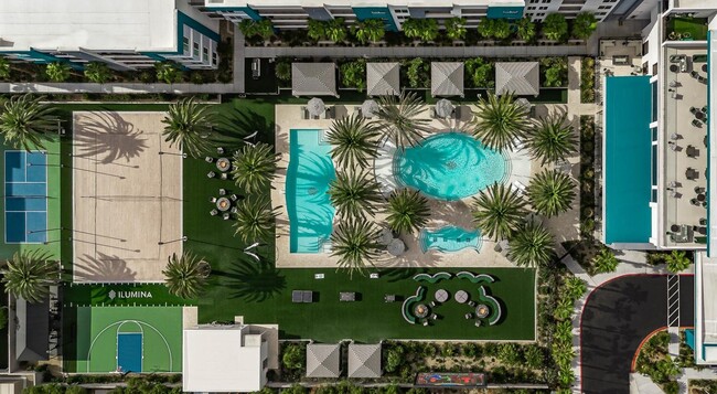 Ilumina on Raiders Way in Henderson, NV - Foto de edificio - Building Photo