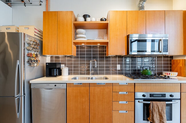 property at 495 W 6th Ave