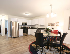 Luxury 2 bedroom apartments located in the heart of the Pocono Mountains in Swiftwater, PA - Building Photo - Interior Photo