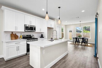 8016 Willow St in Houston, TX - Building Photo - Building Photo