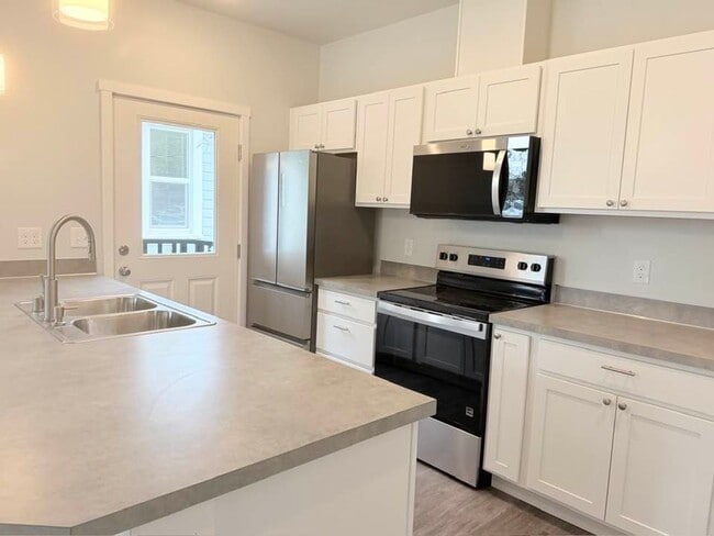 1000 Billy Frank Jr. St in Bellingham, WA - Building Photo - Building Photo