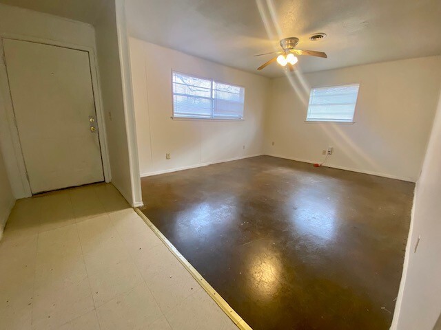 2013 W Emma Ave in Springdale, AR - Building Photo - Building Photo