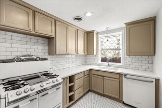 5522 Avenue O 1/2 in Galveston, TX - Building Photo - Building Photo