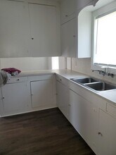415 E Kenedy Ave, Unit Back in Kingsville, TX - Foto de edificio - Building Photo