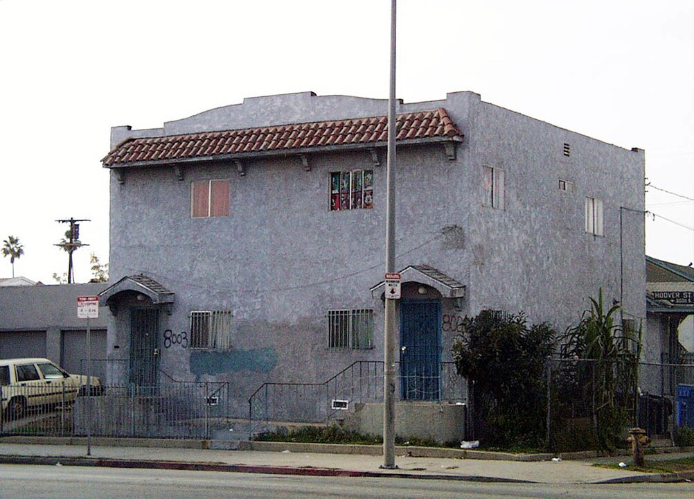 The Hoover Apartments in Los Angeles, CA - Building Photo