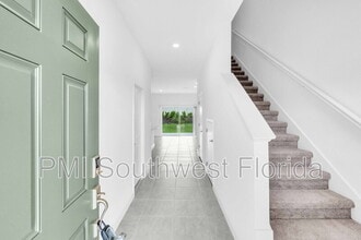 3023 Novara Ln in Bradenton, FL - Foto de edificio - Building Photo