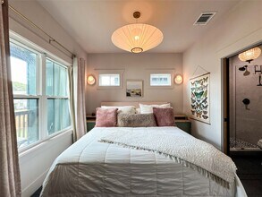 1208 32nd St in Galveston, TX - Foto de edificio - Building Photo