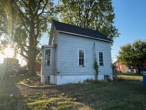 7 E Owen St in Ridge Farm, IL - Building Photo - Building Photo