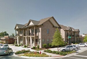 2111 8th St in Tuscaloosa, AL - Building Photo