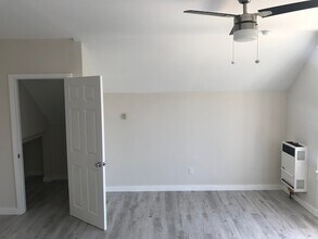 733 E 32nd St, Unit A in Los Angeles, CA - Foto de edificio - Building Photo