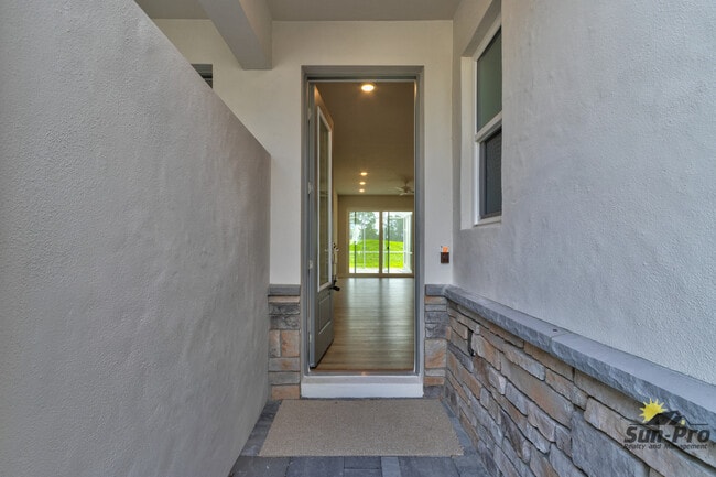 3046 Isles Wy in New Smyrna Beach, FL - Foto de edificio - Building Photo