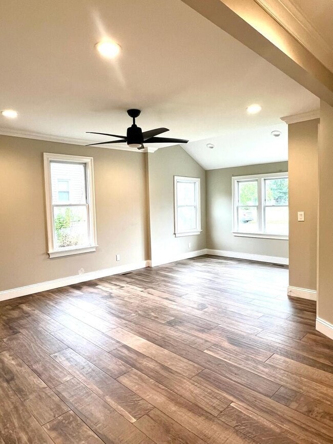 13 Hazel St in Central Islip, NY - Building Photo - Building Photo