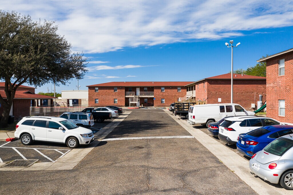 Gallagher Gardens Apartments in Laredo, TX