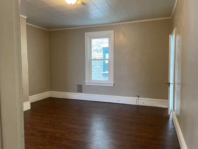 304 W Burgess St in Pittsburgh, PA - Building Photo - Building Photo