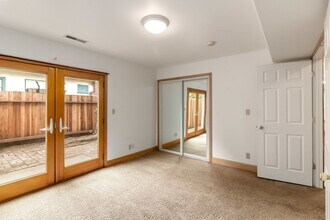 2037 Clinton Ave in Alameda, CA - Building Photo - Building Photo