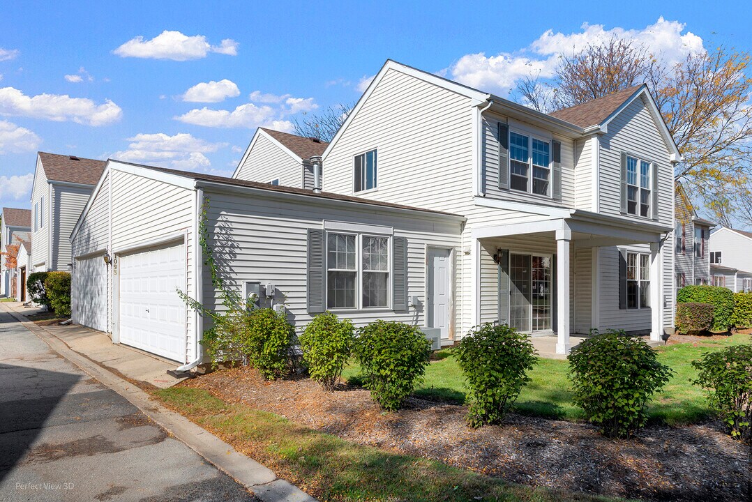 1093 Symphony Dr in Aurora, IL - Building Photo