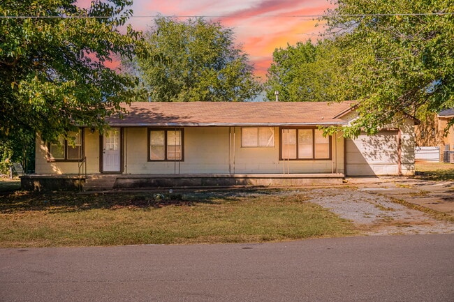 property at 3009 SE 18th St