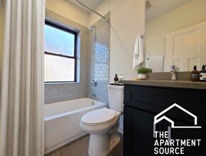 2203 W Eastwood Ave, Unit 1NE in Chicago, IL - Building Photo - Building Photo