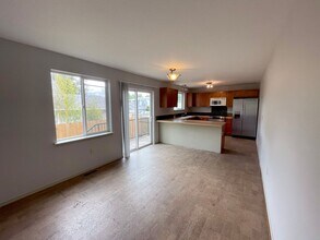 5011 N Syracuse St in Portland, OR - Building Photo - Building Photo