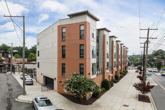 Trinity Plaza in Washington, DC - Foto de edificio - Building Photo