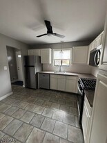 85 Shady Ln in Hamburg, NJ - Building Photo